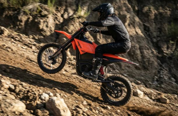 Elektro Dirt Bike PitVolt 48 Volt 2500 Watt 12" 17"  Sitzhöhe 70 cm
